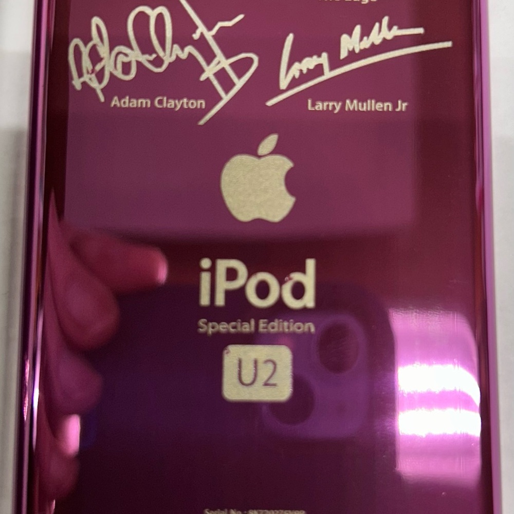 Apple iPod White and Purple MP3 & MP4 Players - Picture 3 of 4